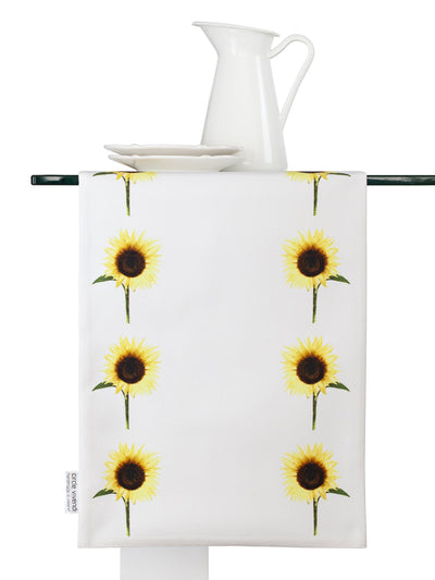 Table runner Sunflowers. Repeating sunflowers in a pattern on both sides of the table runner.